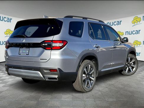 New 2025 Honda Pilot Touring image 7