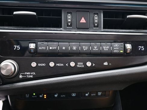 Used 2025 Lexus ES 350 350 w/ Premium Package image 26