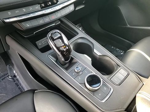 Used 2022 Cadillac XT4 Premium Luxury w/ Enhanced Visibility Package image 20