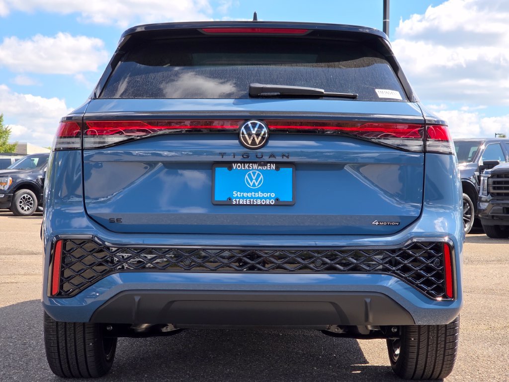 New 2026 Volkswagen Tiguan SE R-Line AWD/4WD image 14
