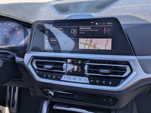 Used 2023 BMW M440i Coupe w/ Premium Package RWD image 18