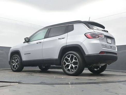 New 2026 Jeep Compass Limited image 40