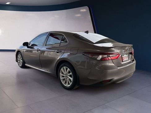 Used 2023 Toyota Camry LE image 3