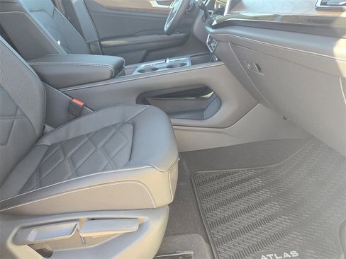 New 2026 Volkswagen Atlas SE image 12