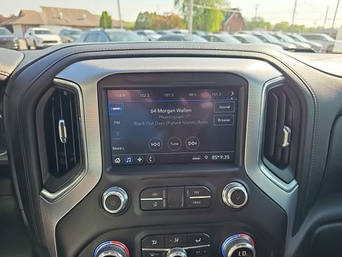 Used 2021 GMC Sierra 1500 Elevation w/ LPO, Elevation Black Package AWD/4WD image 17