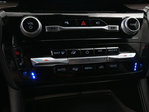 Used 2021 Ford Explorer Limited w/ Equipment Group 301A image 20