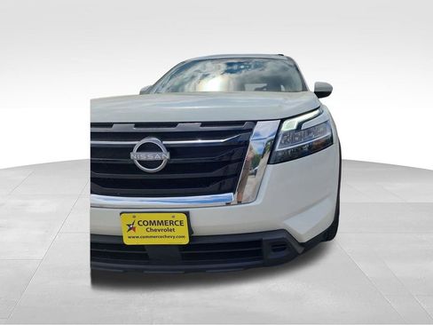 Used 2022 Nissan Pathfinder SV FWD image 11