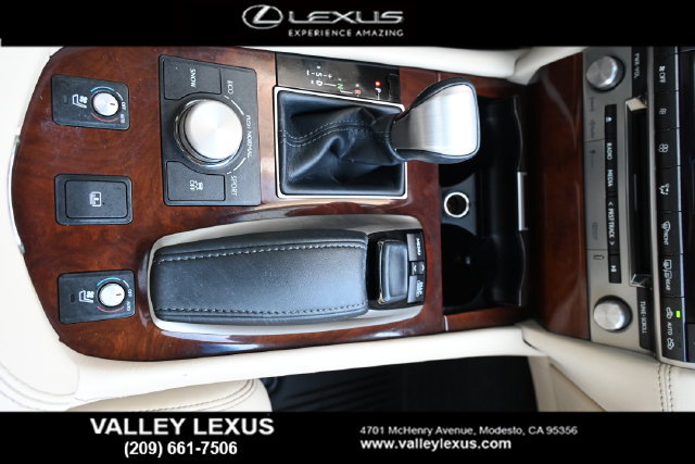 Used 2015 Lexus LS 460 w/ Comfort Package RWD image 9