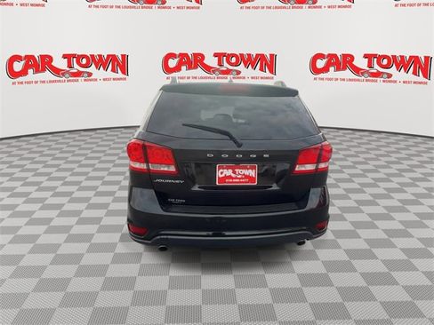 Used 2019 Dodge Journey SE image 7