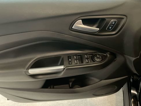 Used 2017 Ford Escape SE w/ Equipment Group 201A AWD/4WD image 13