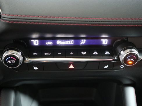 New 2026 MAZDA MAZDA3 Carbon image 31