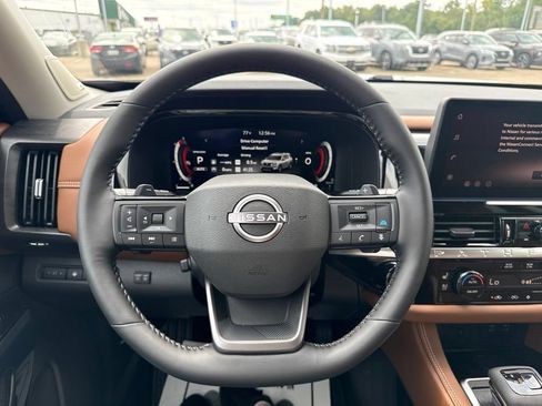 New 2026 Nissan Pathfinder Platinum w/ Accent Package AWD/4WD image 18