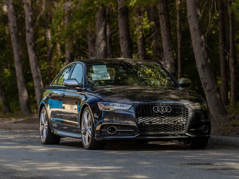 Used 2017 Audi S6 Prestige w/ S6 Sport Package image 41