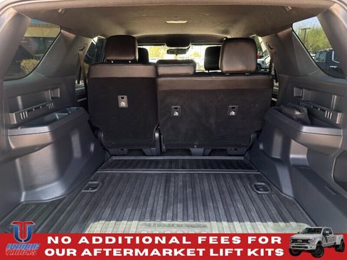 Used 2025 Toyota 4Runner SR5 AWD/4WD image 9