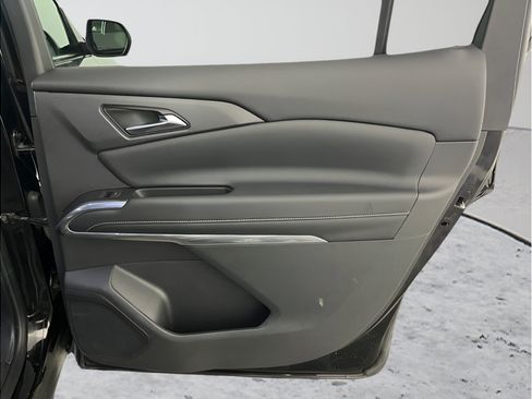 Used 2024 Chevrolet Traverse LT AWD/4WD image 14