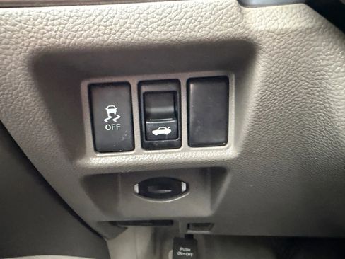 Used 2015 INFINITI Q40 w/ Navigation Package image 27