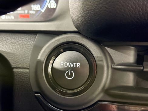 Used 2023 Toyota Crown image 8