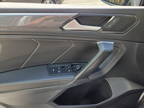 Used 2022 Volkswagen Tiguan SE R-Line image 25