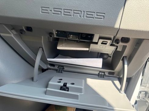 New 2027 Ford E-350 and Econoline 350 Super Duty w/ Power Equipment Group RWD image 33