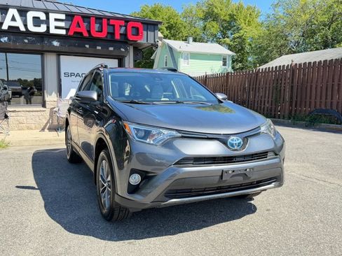 Used 2017 Toyota RAV4 XLE w/ All Weather Liner Package AWD/4WD image 4
