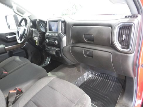 Used 2022 Chevrolet Silverado 3500 LT AWD/4WD image 4
