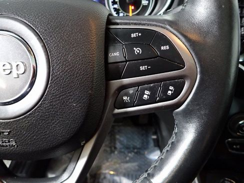 Used 2019 Jeep Cherokee Limited w/ Technology Group AWD/4WD image 29