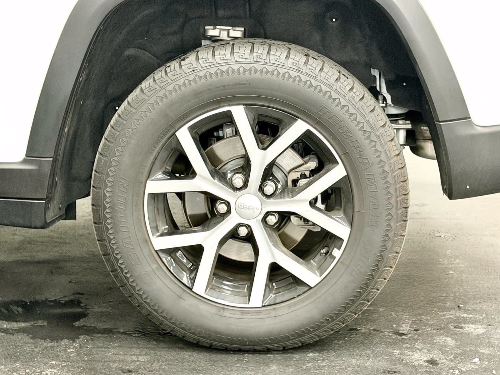 Used 2024 Jeep Grand Cherokee Limited RWD image 17