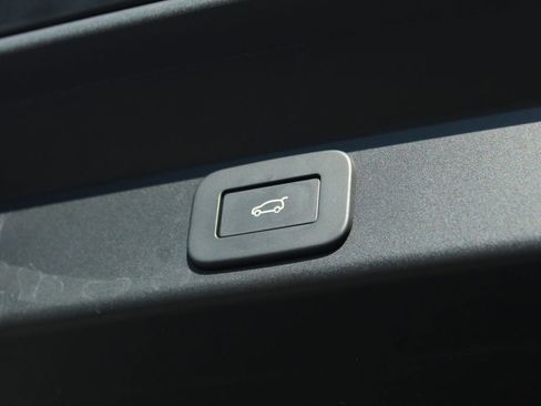 Used 2024 Land Rover Range Rover Sport Dynamic SE image 13