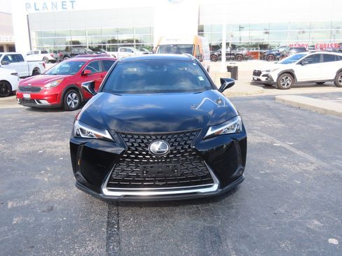 Used 2019 Lexus UX 200 image 5