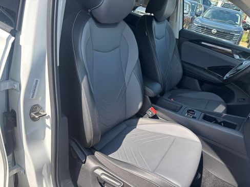 Used 2026 Volkswagen Tiguan SE AWD/4WD image 33