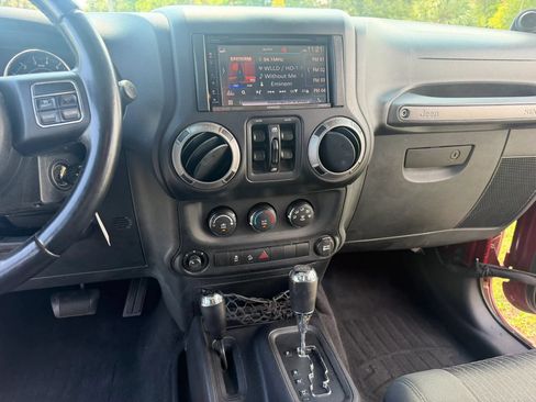 Used 2012 Jeep Wrangler Unlimited Sport AWD/4WD image 19