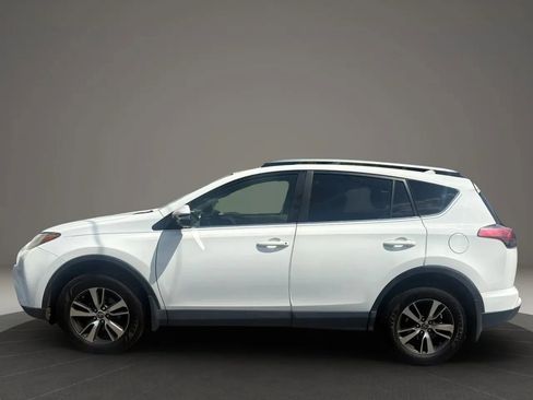 Used 2017 Toyota RAV4 XLE w/ All Weather Liner Package AWD/4WD image 2