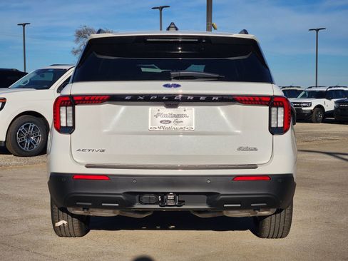New 2026 Ford Explorer Active image 8