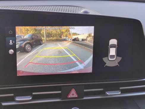 Used 2023 Hyundai Elantra Limited image 22