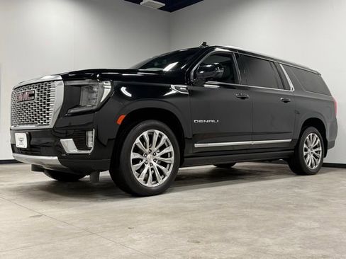 Used 2022 GMC Yukon XL Denali image 5