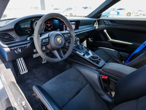 Certified 2022 Porsche 911 GT3 image 4