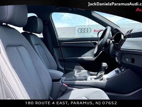 Used 2023 Audi Q3 2.0T Premium w/ Convenience Package AWD/4WD image 7