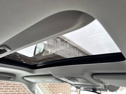 Used 2018 Nissan Armada SL w/ Premium Package image 18