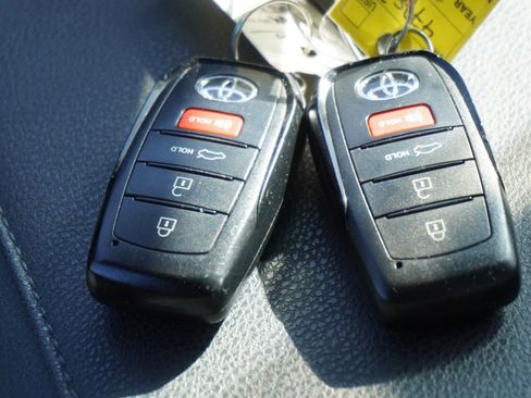 Used 2025 Toyota Camry XSE image 17