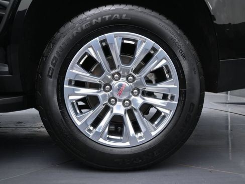 Used 2025 GMC Yukon Denali AWD/4WD image 14