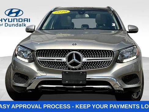 Used 2019 Mercedes-Benz GLC 300 4MATIC w/ Premium Package image 2