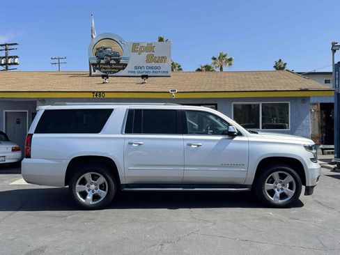 Used 2018 Chevrolet Suburban Premier image 4