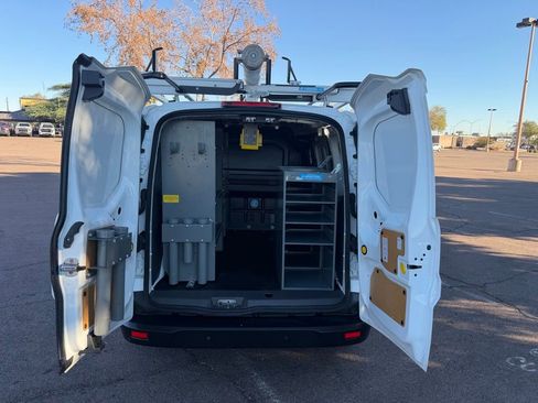 Used 2023 Ford Transit Connect XLT image 12