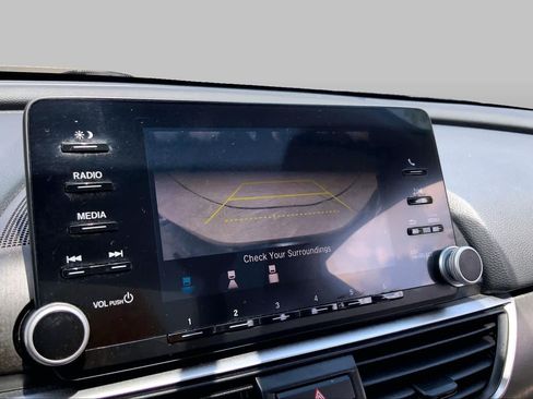 Used 2018 Honda Accord LX image 26