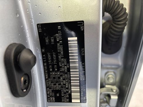 Used 2025 Toyota Corolla Cross LE image 28