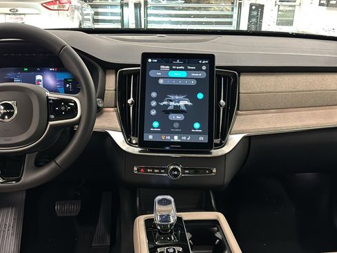 New 2026 Volvo XC90 T8 Plus image 11