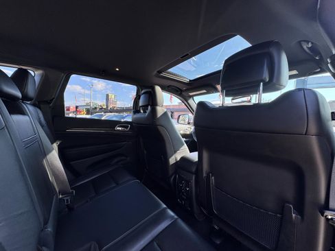 Used 2021 Jeep Grand Cherokee Limited image 28