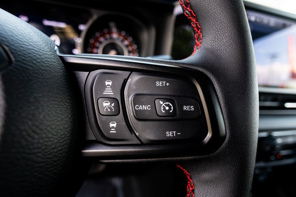 Used 2024 Jeep Wrangler Unlimited Rubicon AWD/4WD image 22