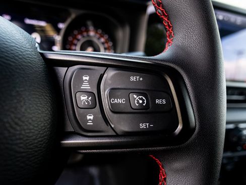 Used 2024 Jeep Wrangler Unlimited Rubicon AWD/4WD image 22