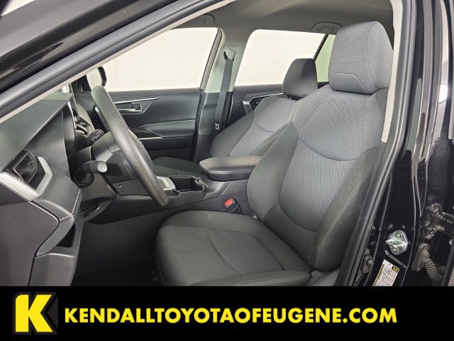 Used 2025 Toyota RAV4 XLE AWD/4WD image 23